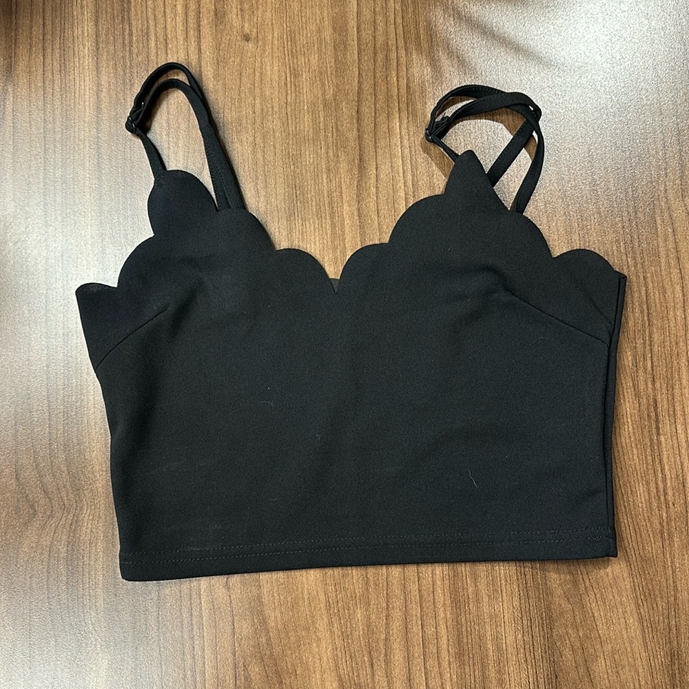 Super cute scalloped crop top with adjustable straps